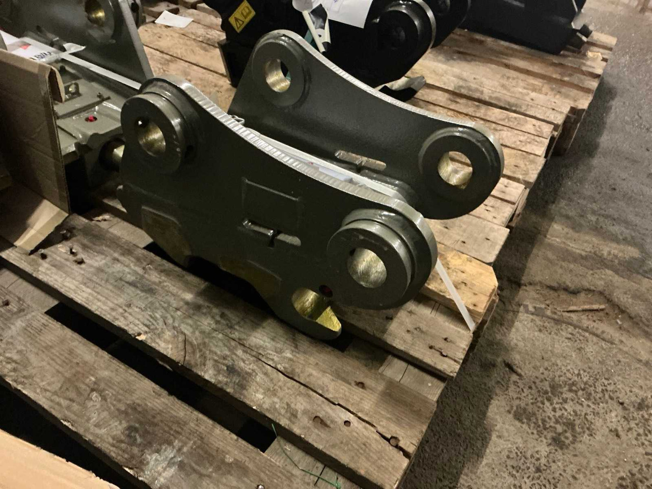 ARDEN - QA23-H095 - 2025 - QUICK COUPLER, HYDR. - מעמיס גלגלים: תמונה 2 ARDEN - QA23-H095 - 2025 - QUICK COUPLER, HYDR. - מעמיס גלגלים: תמונה 2