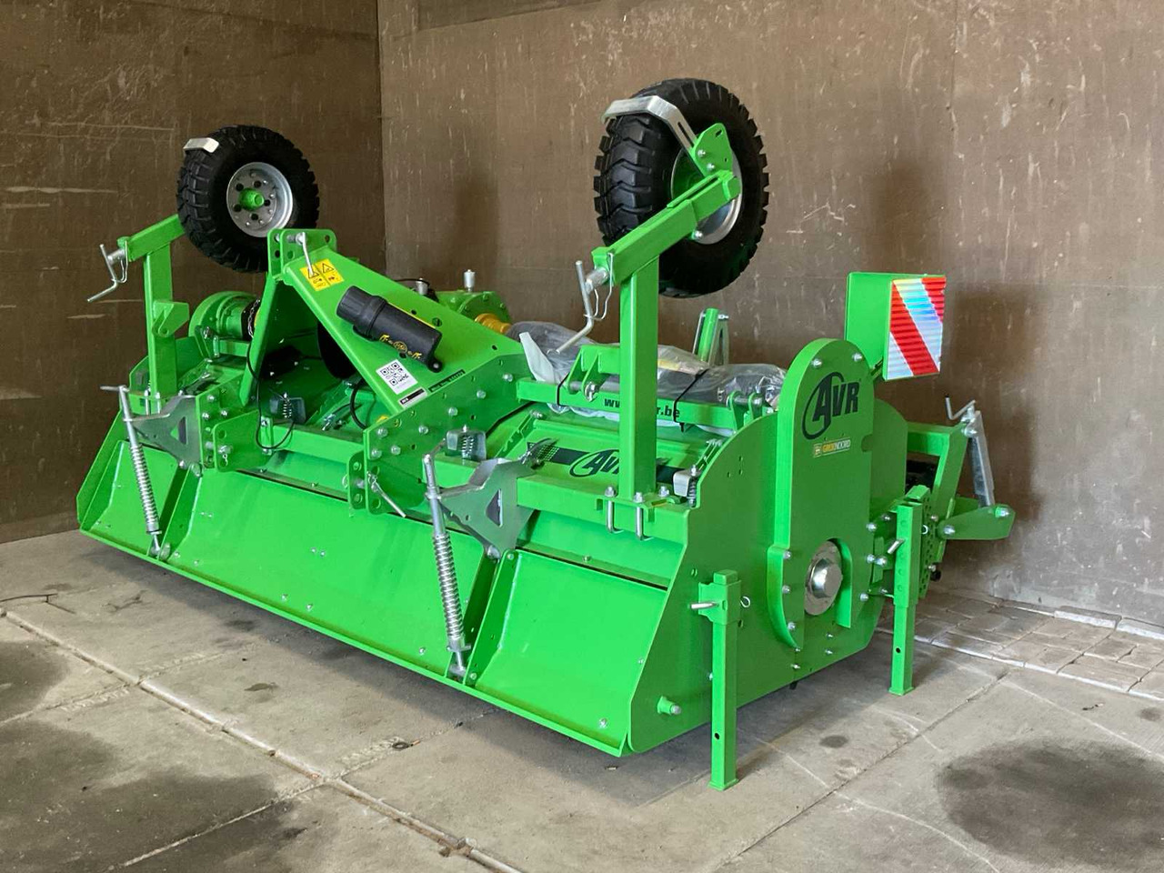 AVR MULTIFORCE 4 x 75 - קלטרת סיבובית: תמונה 1 AVR MULTIFORCE 4 x 75 - קלטרת סיבובית: תמונה 1