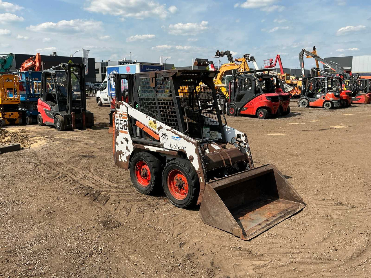 Bobcat 553 - מעמיס היגוי החלקה: תמונה 5 Bobcat 553 - מעמיס היגוי החלקה: תמונה 5