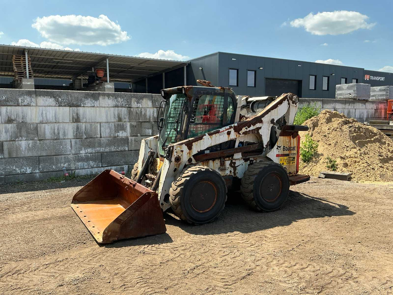 Bobcat S850 - מעמיס היגוי החלקה: תמונה 1 Bobcat S850 - מעמיס היגוי החלקה: תמונה 1