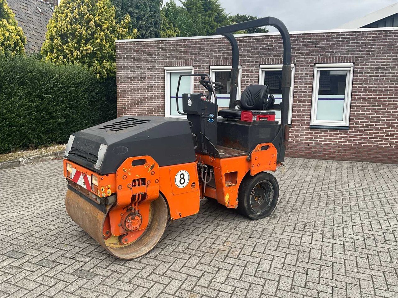 Bomag BW 100 AC-3 - מדחס: תמונה 1 Bomag BW 100 AC-3 - מדחס: תמונה 1