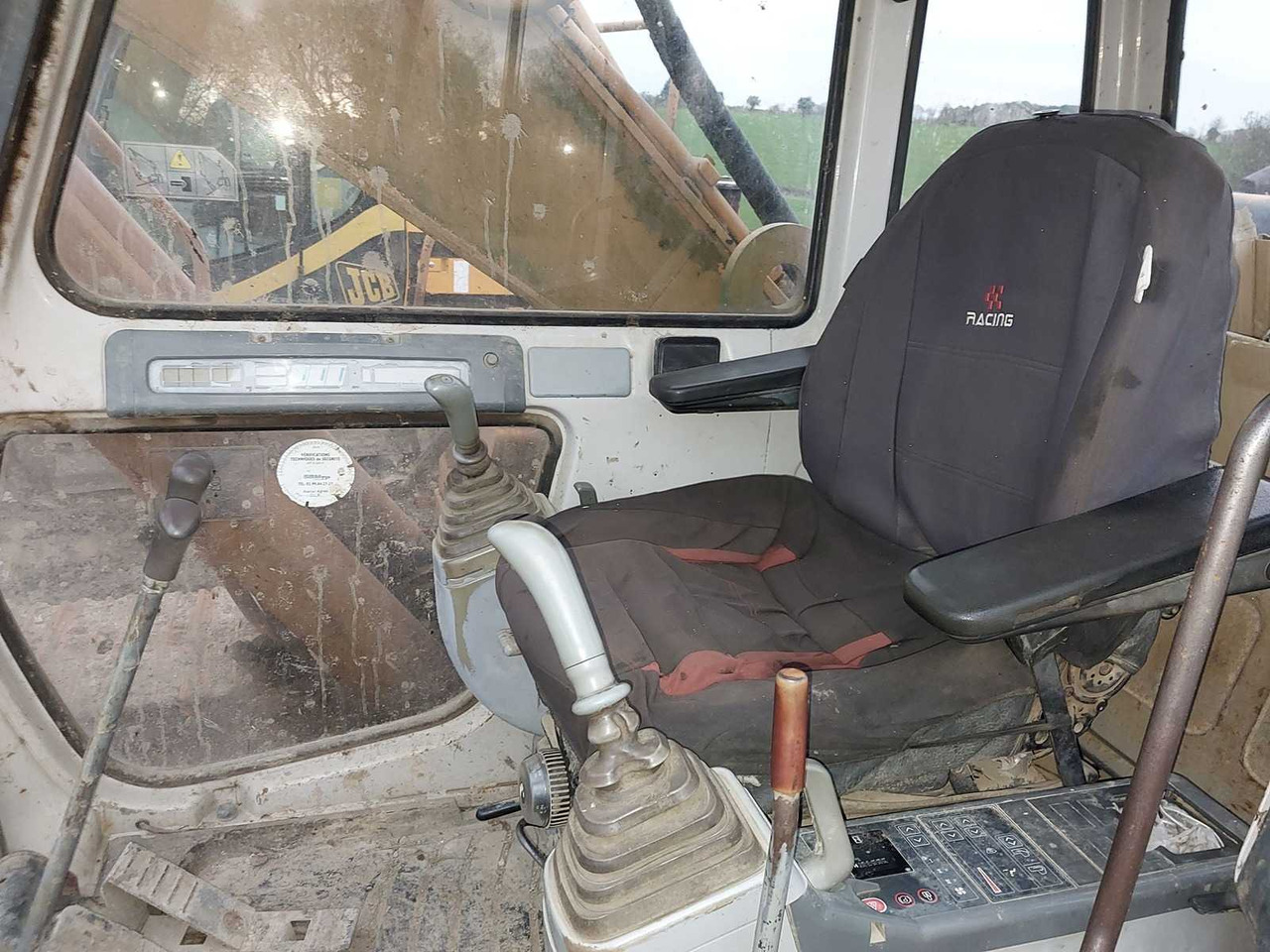Case 210 - מחפר סורק: תמונה 5 Case 210 - מחפר סורק: תמונה 5