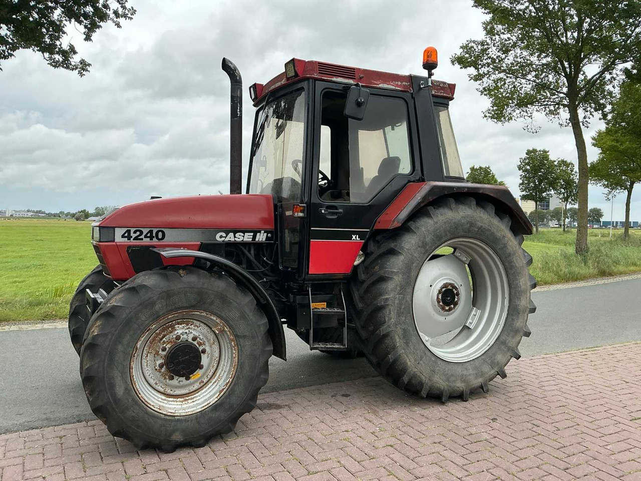Case ih 4230 xl - טרקטור חקלאי: תמונה 2 Case ih 4230 xl - טרקטור חקלאי: תמונה 2