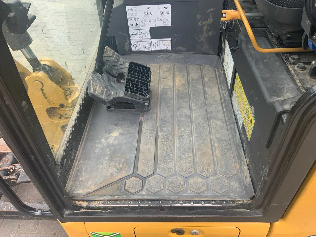 מיני מחפר Caterpillar 301.6: תמונה 22