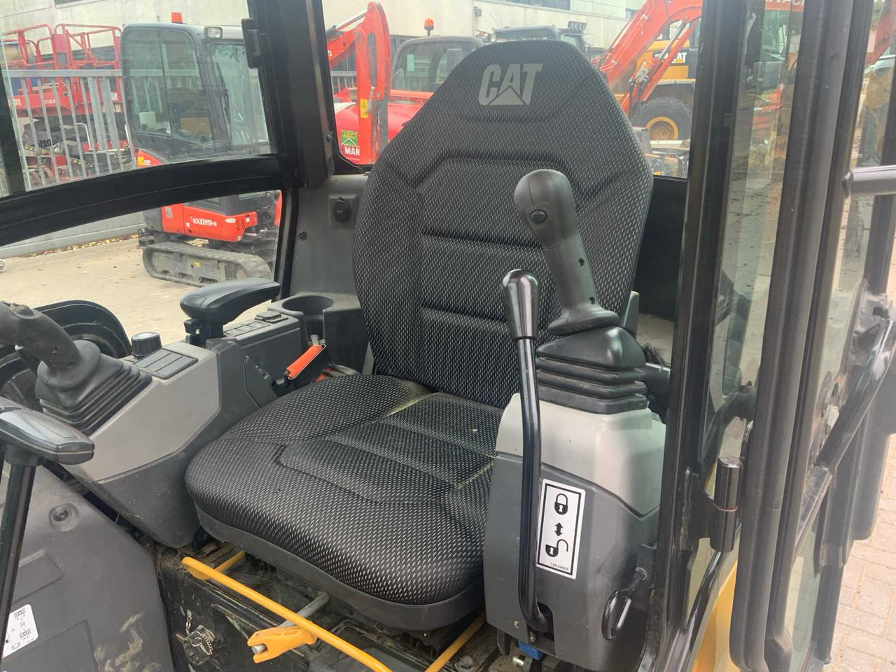 מיני מחפר Caterpillar 301.6: תמונה 14