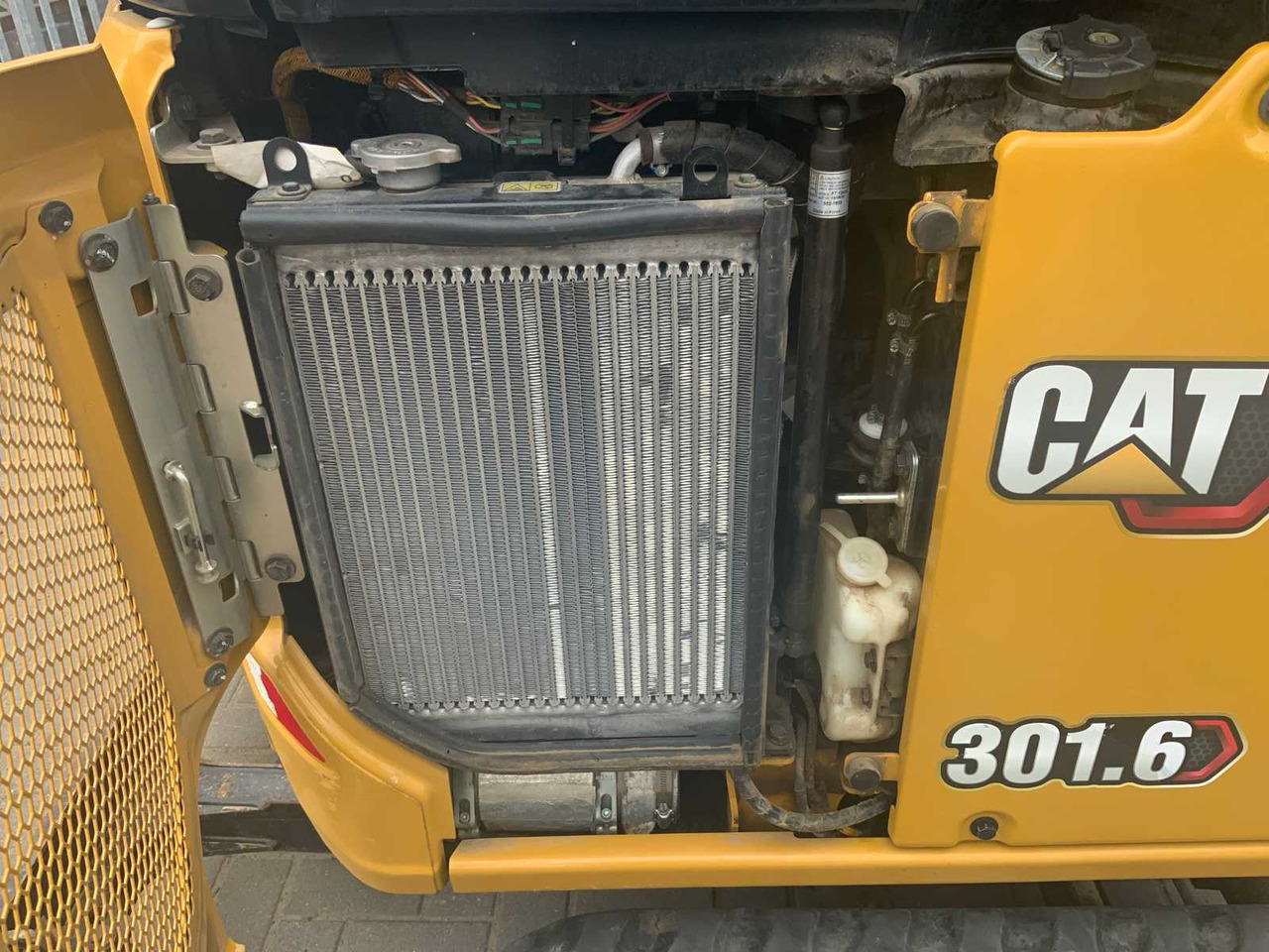 מיני מחפר Caterpillar 301.6: תמונה 12