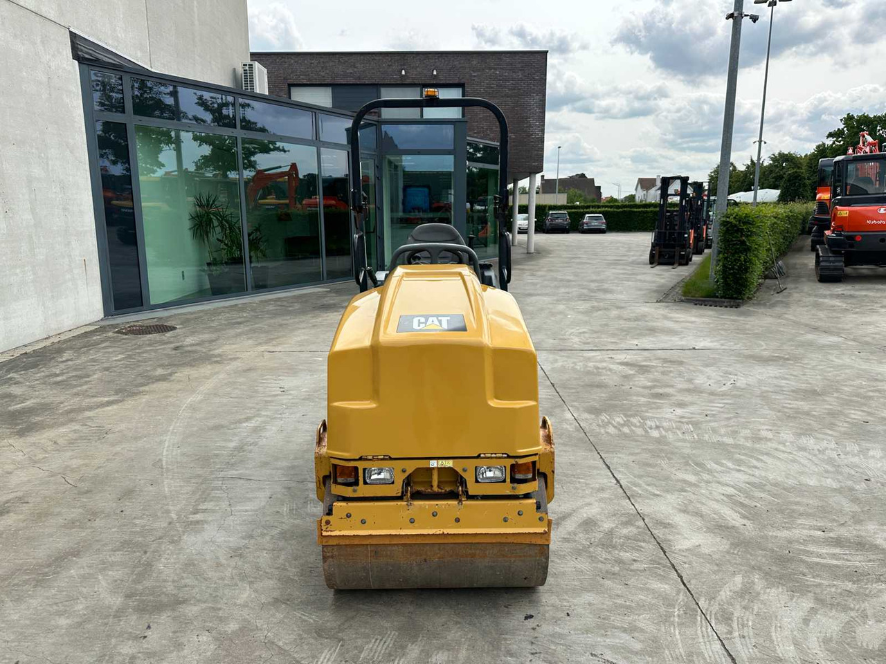 Caterpillar CB14 CB14B - רולר כביש: תמונה 2 Caterpillar CB14 CB14B - רולר כביש: תמונה 2