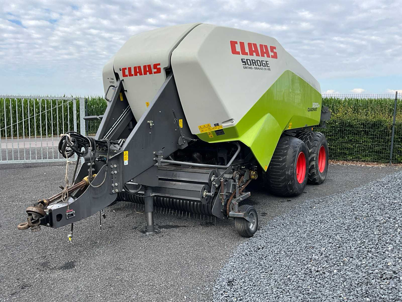 Claas 3200FC - מכונת צרור מרובעת: תמונה 1 Claas 3200FC - מכונת צרור מרובעת: תמונה 1