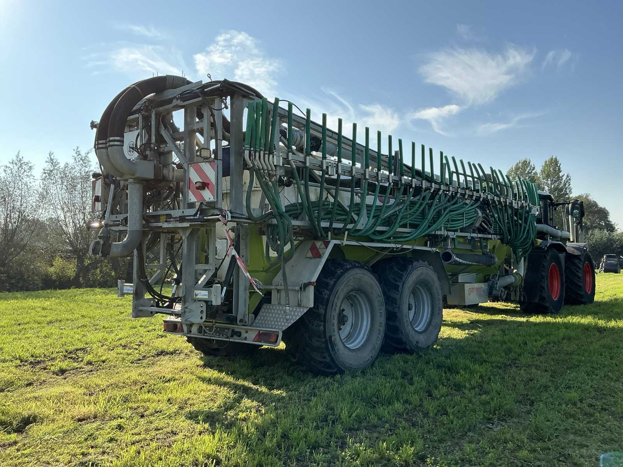 Claas Xerion 3800 Trac VC - PTLX 28 - מפזרת זבל: תמונה 3 Claas Xerion 3800 Trac VC - PTLX 28 - מפזרת זבל: תמונה 3