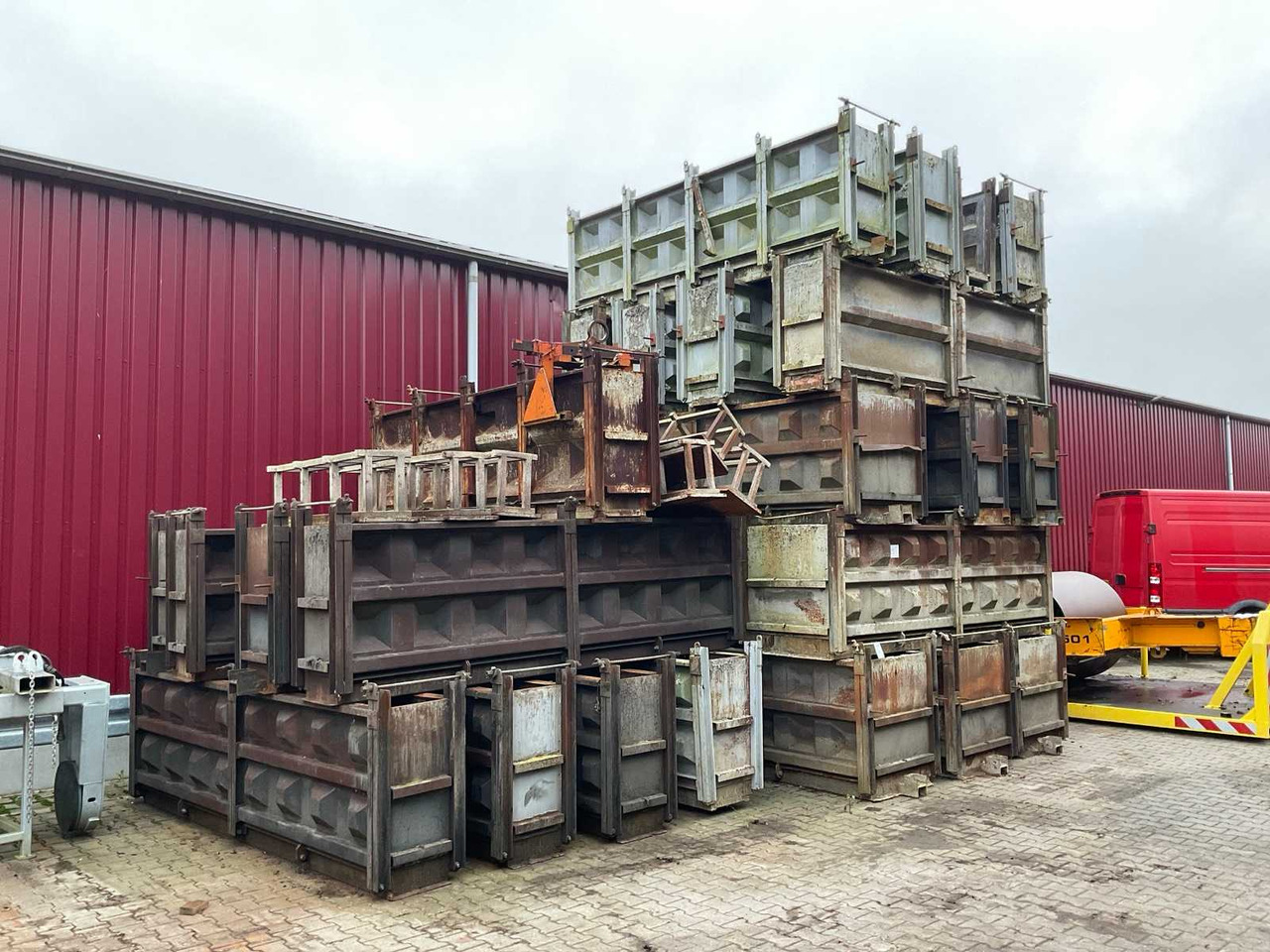 Concrete block mold (25x) - ציוד בטון: תמונה 1 Concrete block mold (25x) - ציוד בטון: תמונה 1