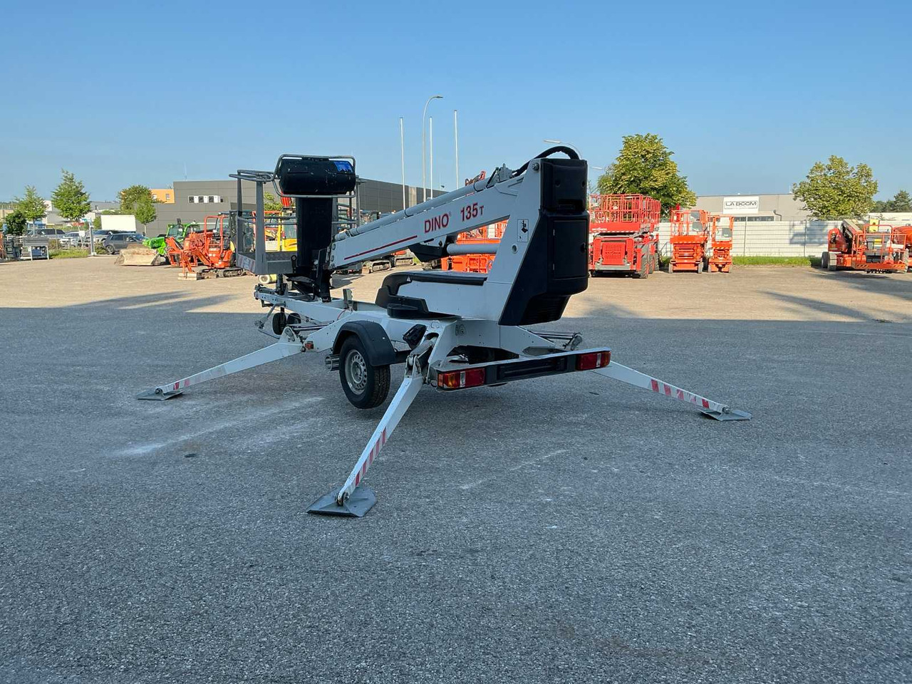DINOlift 135T - פלטפורמה אווירית: תמונה 4 DINOlift 135T - פלטפורמה אווירית: תמונה 4