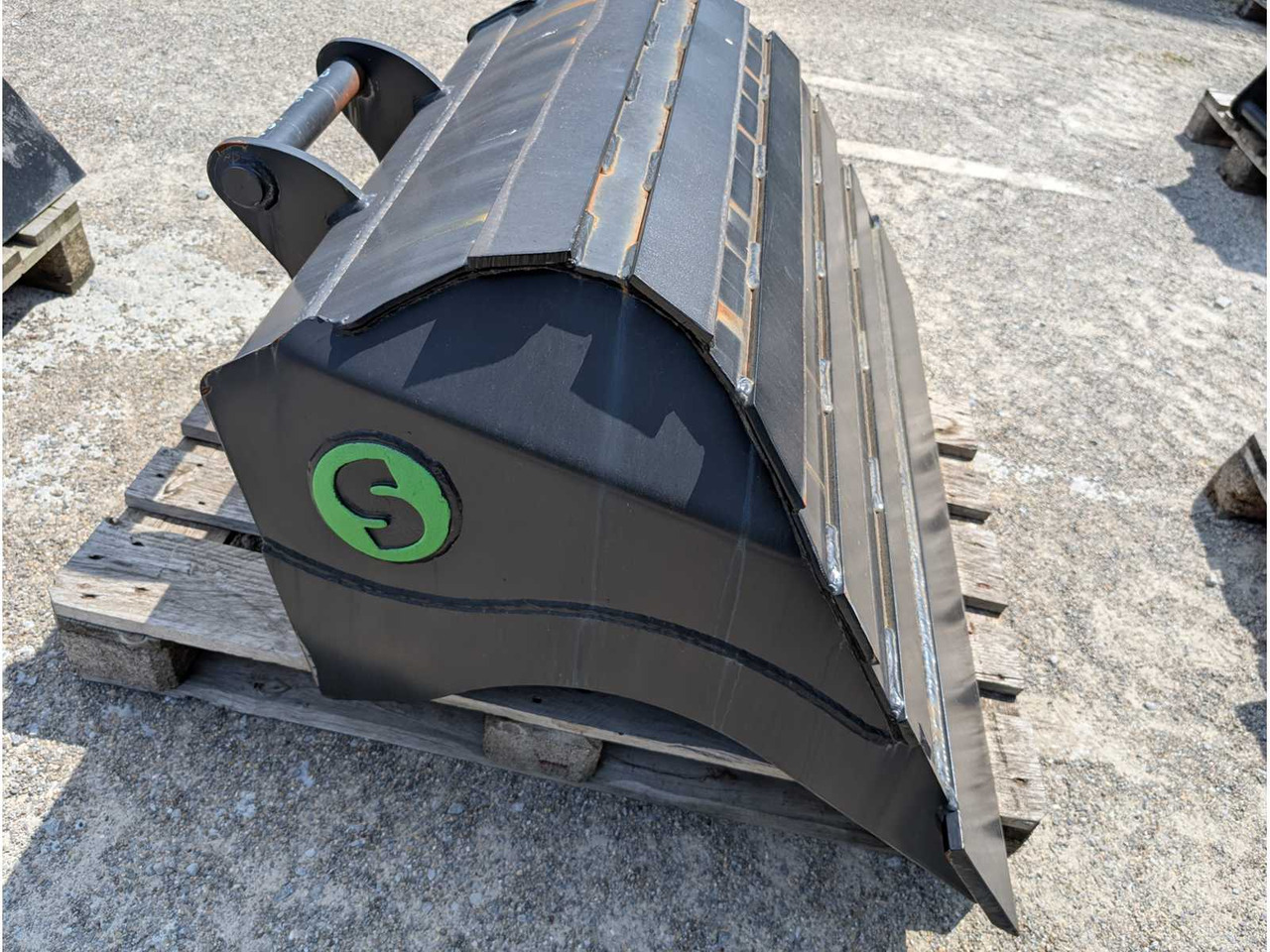 DITCH CLEANING BUCKET 1200MM - GB6-S45 300 LITERS - מעמיס גלגלים: תמונה 5 DITCH CLEANING BUCKET 1200MM - GB6-S45 300 LITERS - מעמיס גלגלים: תמונה 5