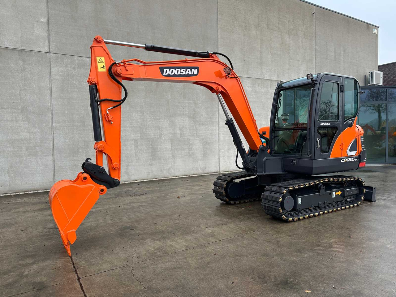 DOOSAN - 2018 - DX55-9C - MIDI EXCAVATOR - מחפר: תמונה 1 DOOSAN - 2018 - DX55-9C - MIDI EXCAVATOR - מחפר: תמונה 1