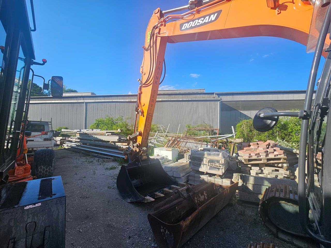 DOOSAN DX140LCR-7 - מחפר סורק: תמונה 5 DOOSAN DX140LCR-7 - מחפר סורק: תמונה 5