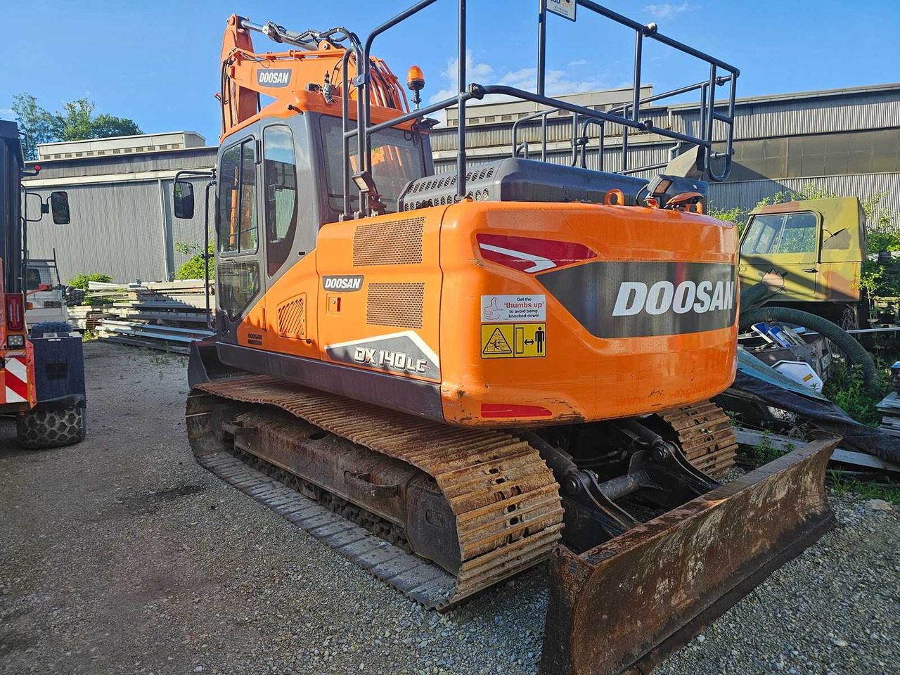 DOOSAN DX140LCR-7 - מחפר סורק: תמונה 2 DOOSAN DX140LCR-7 - מחפר סורק: תמונה 2