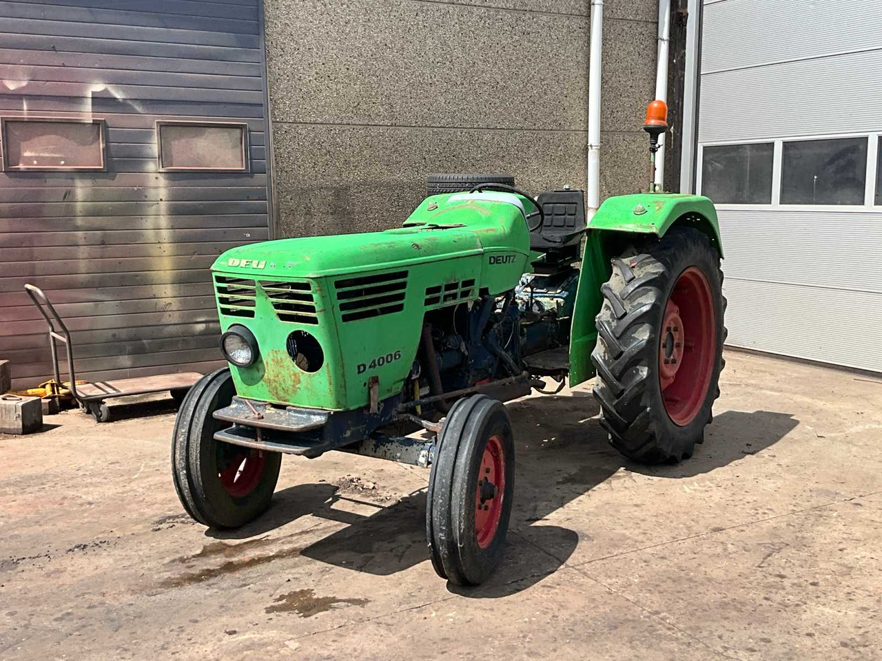 Deutz D4006 - טרקטור חקלאי: תמונה 1 Deutz D4006 - טרקטור חקלאי: תמונה 1