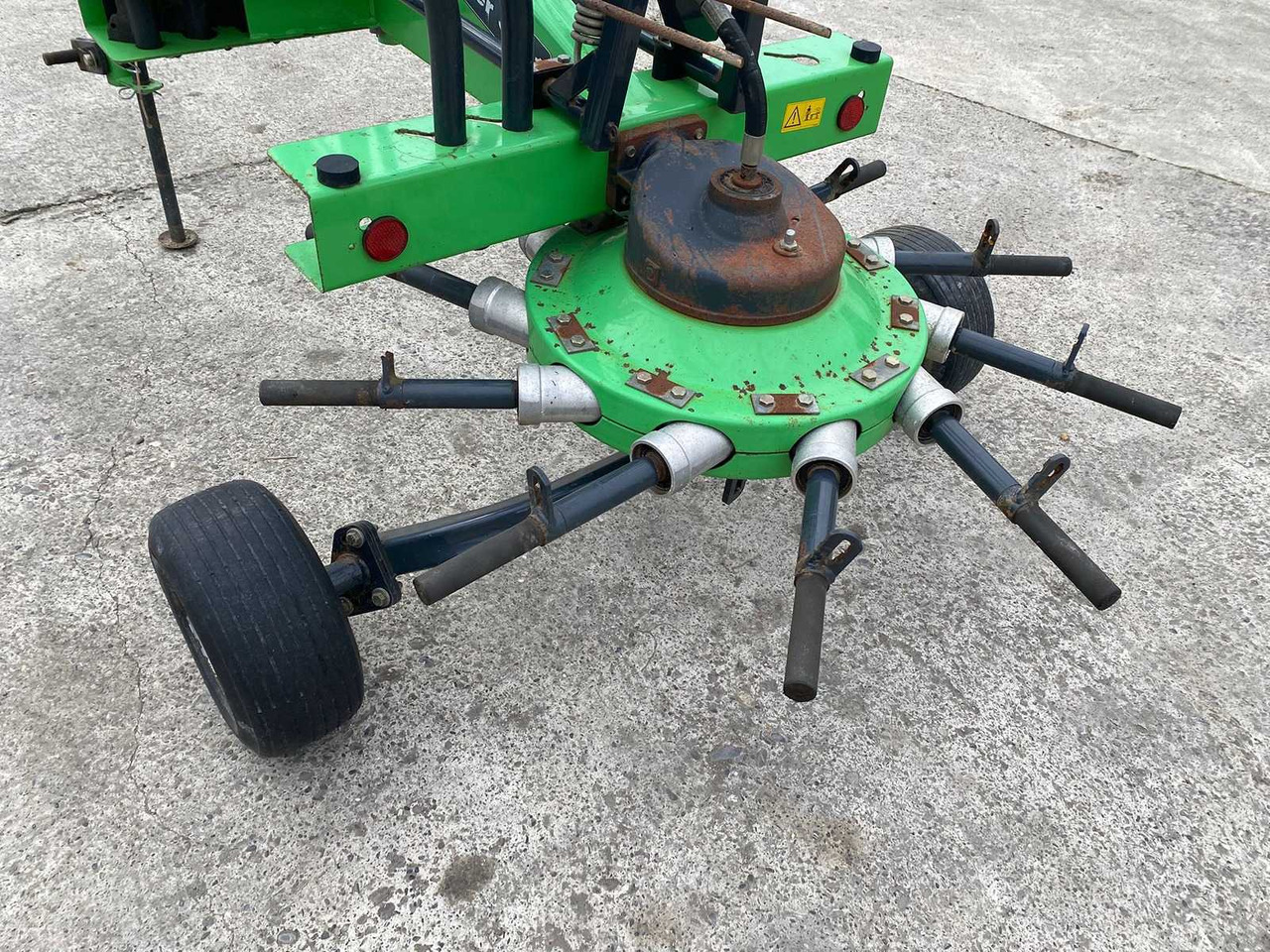 Deutz Fahr SWATMASTER 3421 - ציוד חציר ומספוא: תמונה 4 Deutz Fahr SWATMASTER 3421 - ציוד חציר ומספוא: תמונה 4