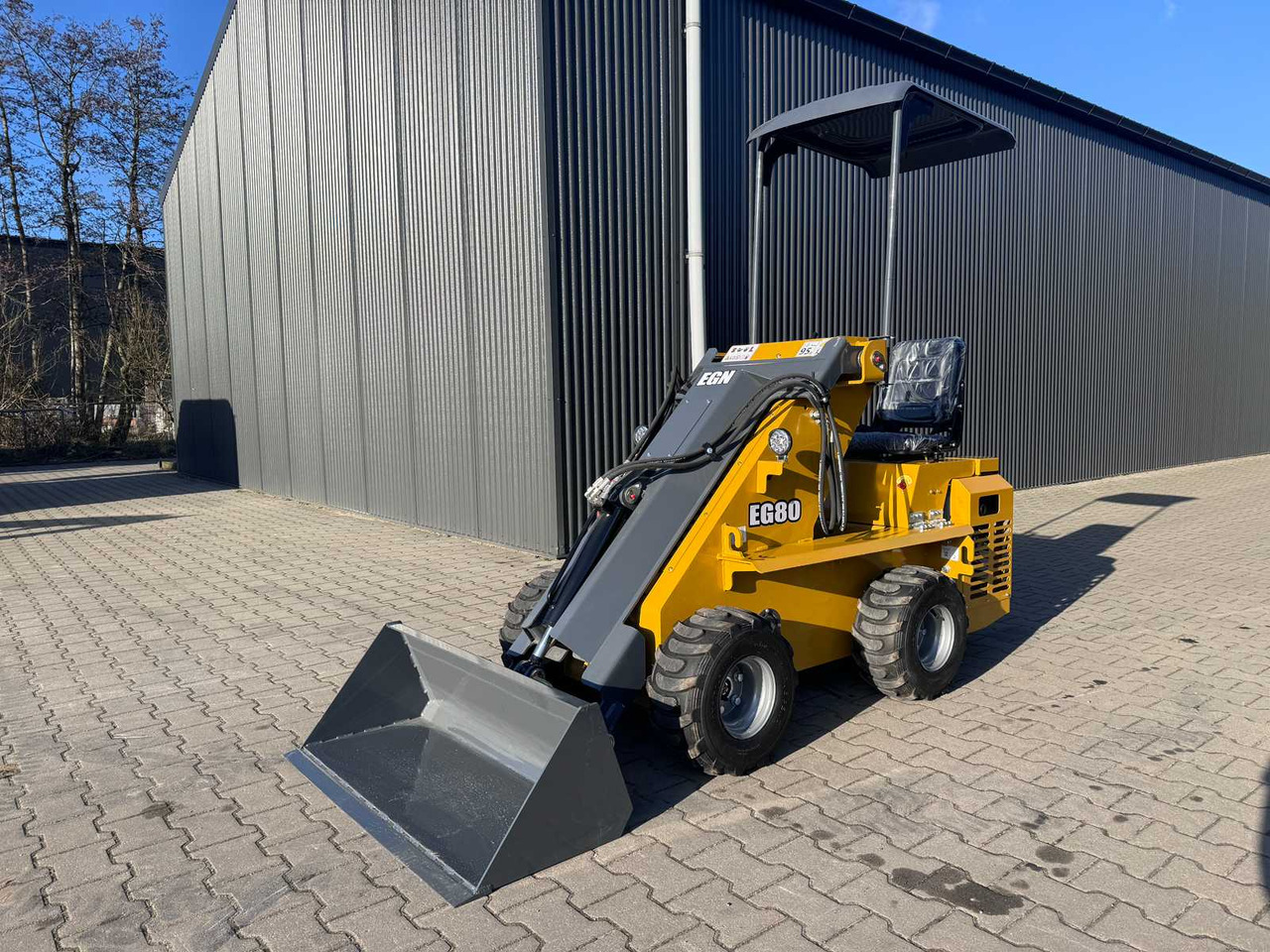 EGN EG80 MINI SHOVEL / MINI LOADER - מעמיס רצועות קומפקטי: תמונה 1 EGN EG80 MINI SHOVEL / MINI LOADER - מעמיס רצועות קומפקטי: תמונה 1