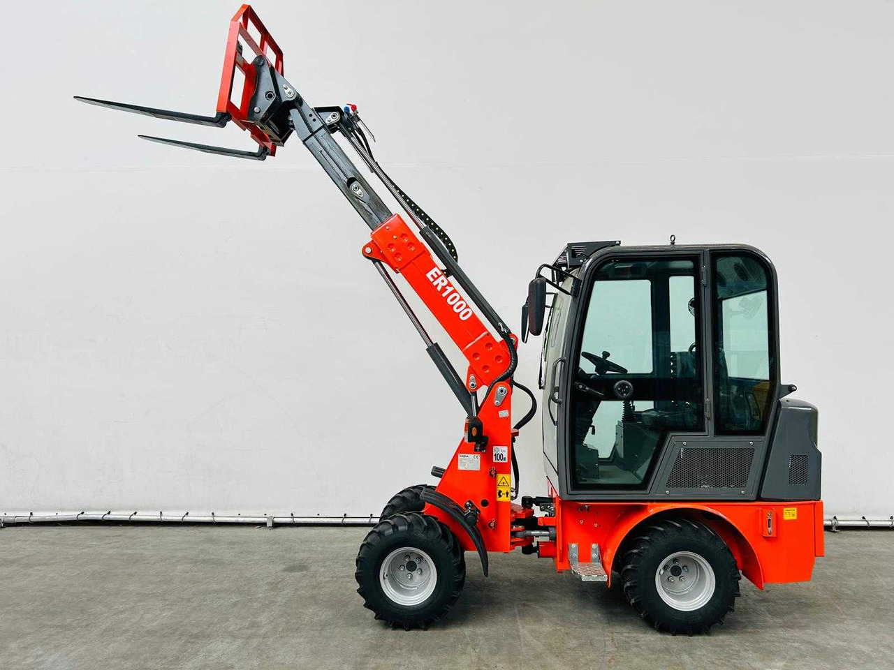 EVERUN - 2025 - ER1000 - TELESCOPIC ARTICULATED WHEEL LOADER KUBOTA EURO5 - מעמיס גלגלים: תמונה 3 EVERUN - 2025 - ER1000 - TELESCOPIC ARTICULATED WHEEL LOADER KUBOTA EURO5 - מעמיס גלגלים: תמונה 3