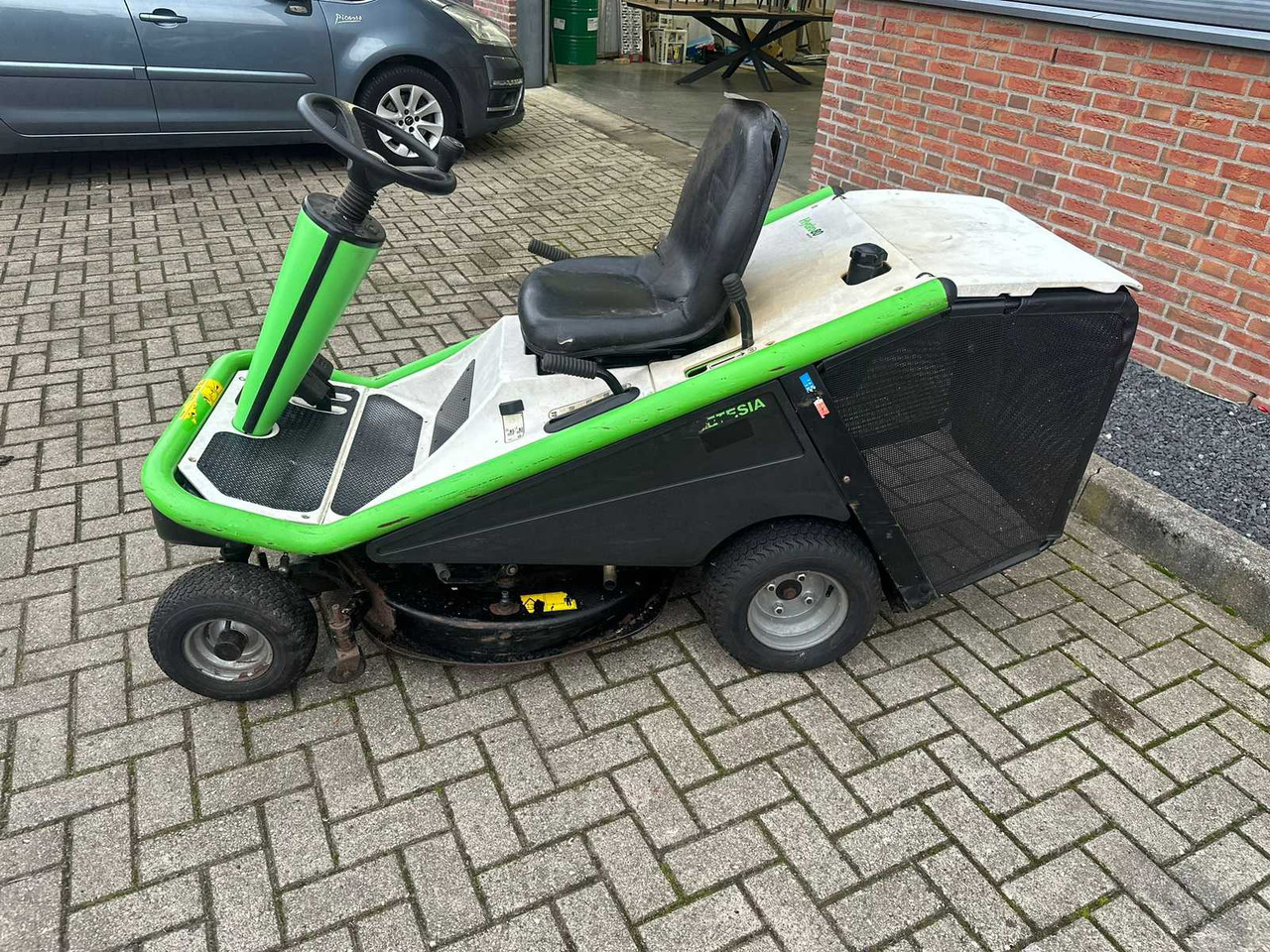 Etesia - מכסחת גינה: תמונה 4 Etesia - מכסחת גינה: תמונה 4