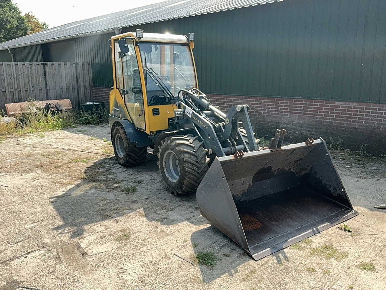 Eurotrac 8207W121CS - מעמיס גלגלים: תמונה 4 Eurotrac 8207W121CS - מעמיס גלגלים: תמונה 4