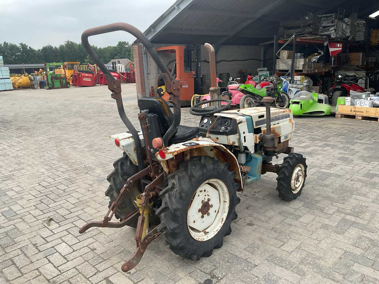 Eurotrac VST 180D - טרקטור קומפקטי: תמונה 4 Eurotrac VST 180D - טרקטור קומפקטי: תמונה 4