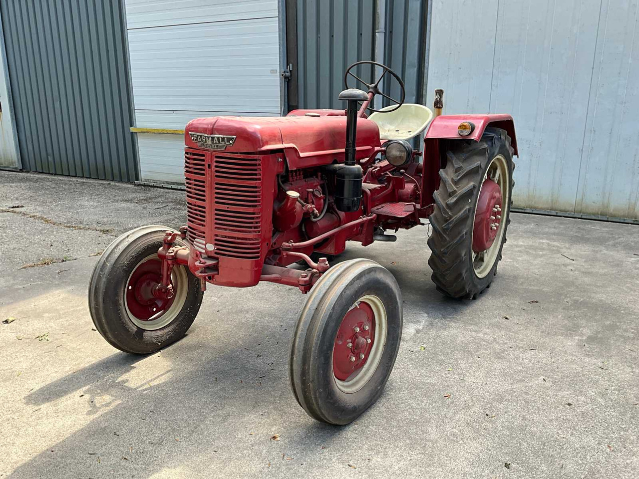 Farmall DGD-4 - טרקטור חקלאי: תמונה 1 Farmall DGD-4 - טרקטור חקלאי: תמונה 1