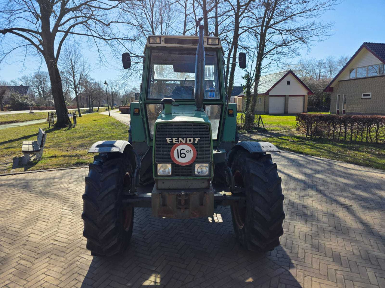 Fendt 305 LSA - טרקטור חקלאי: תמונה 3 Fendt 305 LSA - טרקטור חקלאי: תמונה 3