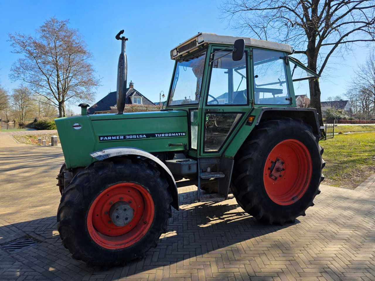 Fendt 305 LSA - טרקטור חקלאי: תמונה 2 Fendt 305 LSA - טרקטור חקלאי: תמונה 2