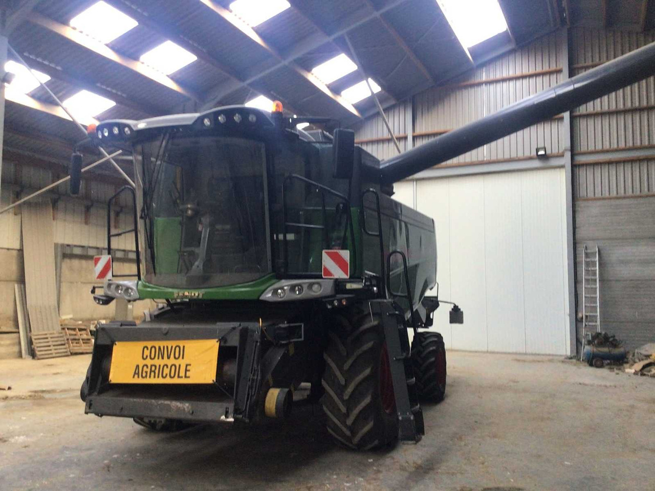 Fendt 6335C - מקצרת קומבינה: תמונה 1 Fendt 6335C - מקצרת קומבינה: תמונה 1