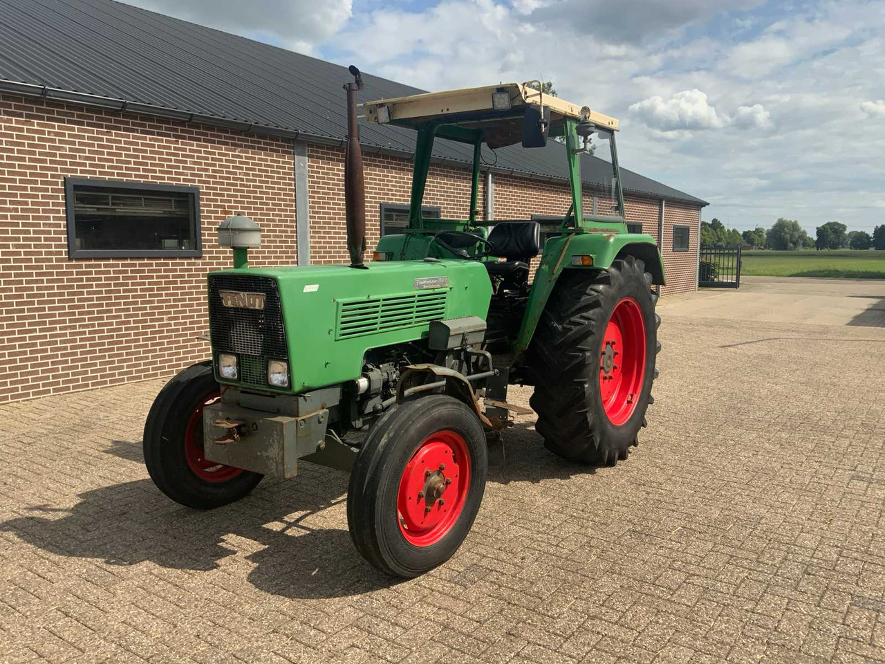 Fendt Farmer 108S - טרקטור חקלאי: תמונה 1 Fendt Farmer 108S - טרקטור חקלאי: תמונה 1