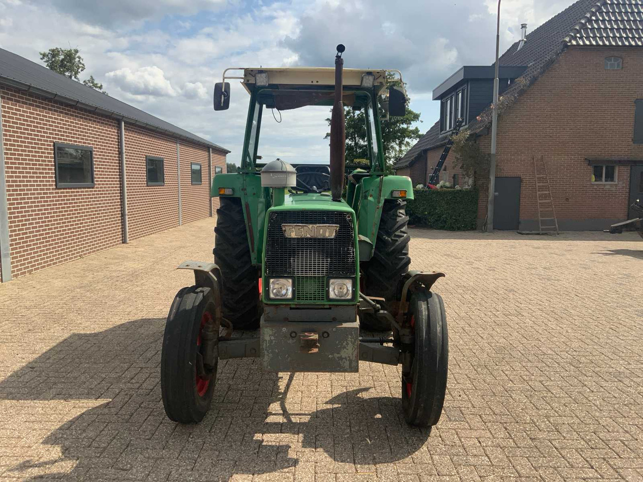 Fendt Farmer 108S - טרקטור חקלאי: תמונה 2 Fendt Farmer 108S - טרקטור חקלאי: תמונה 2