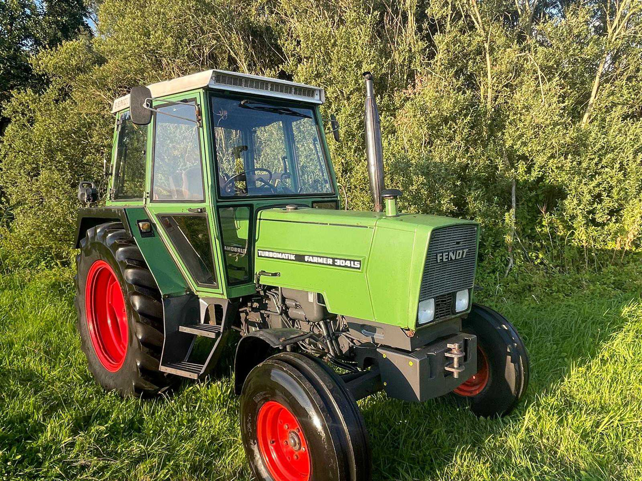 Fendt Farmer 304 LS Turbomatik - טרקטור חקלאי: תמונה 5 Fendt Farmer 304 LS Turbomatik - טרקטור חקלאי: תמונה 5