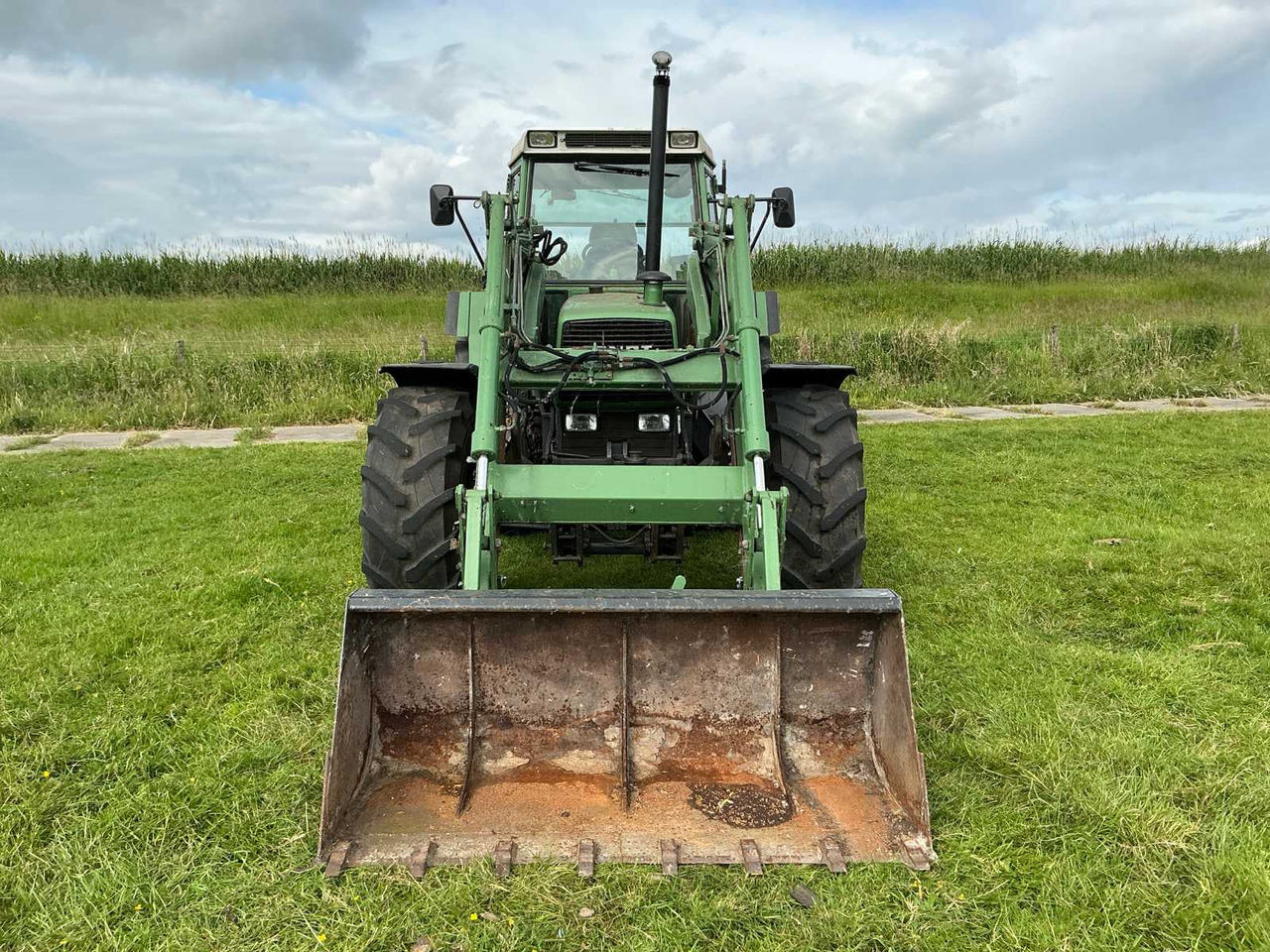 Fendt Farmer 311 LSA - טרקטור חקלאי: תמונה 2 Fendt Farmer 311 LSA - טרקטור חקלאי: תמונה 2