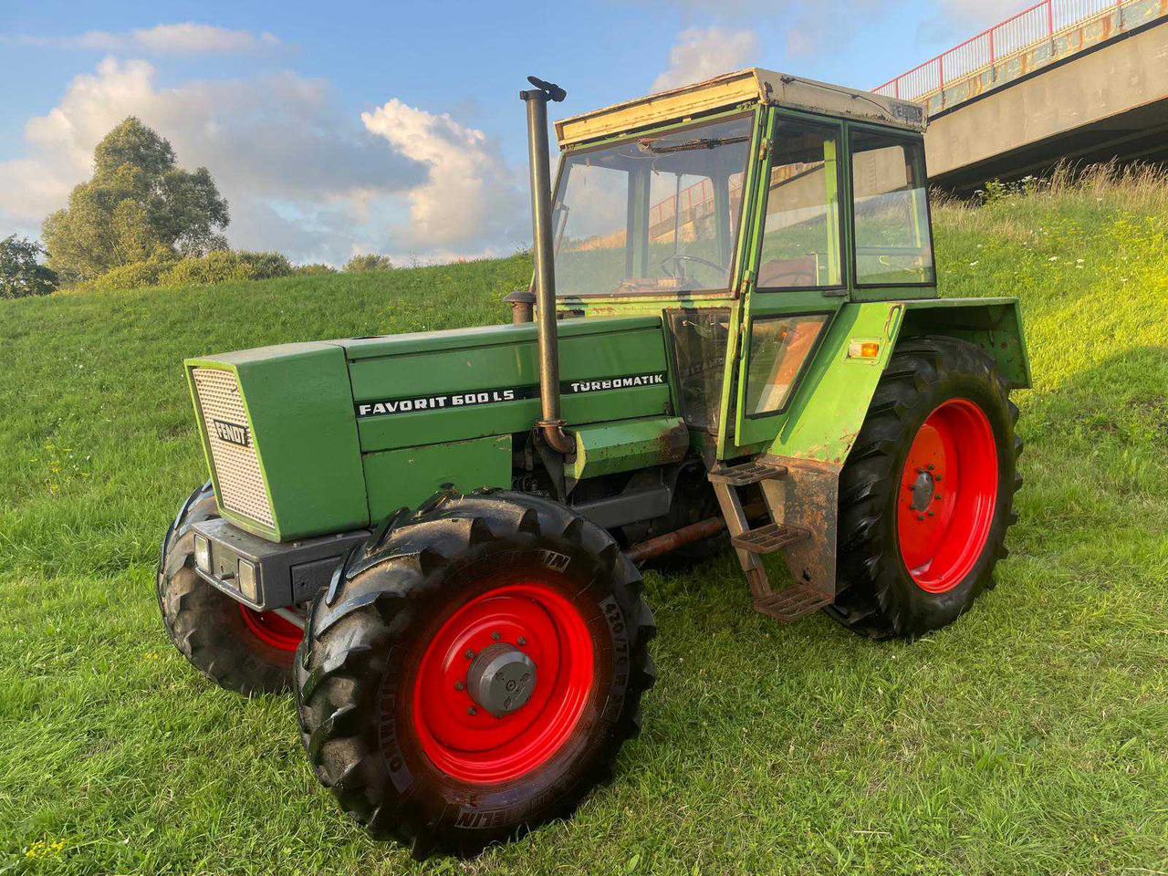 Fendt Favorit 600 LSA - טרקטור חקלאי: תמונה 3 Fendt Favorit 600 LSA - טרקטור חקלאי: תמונה 3