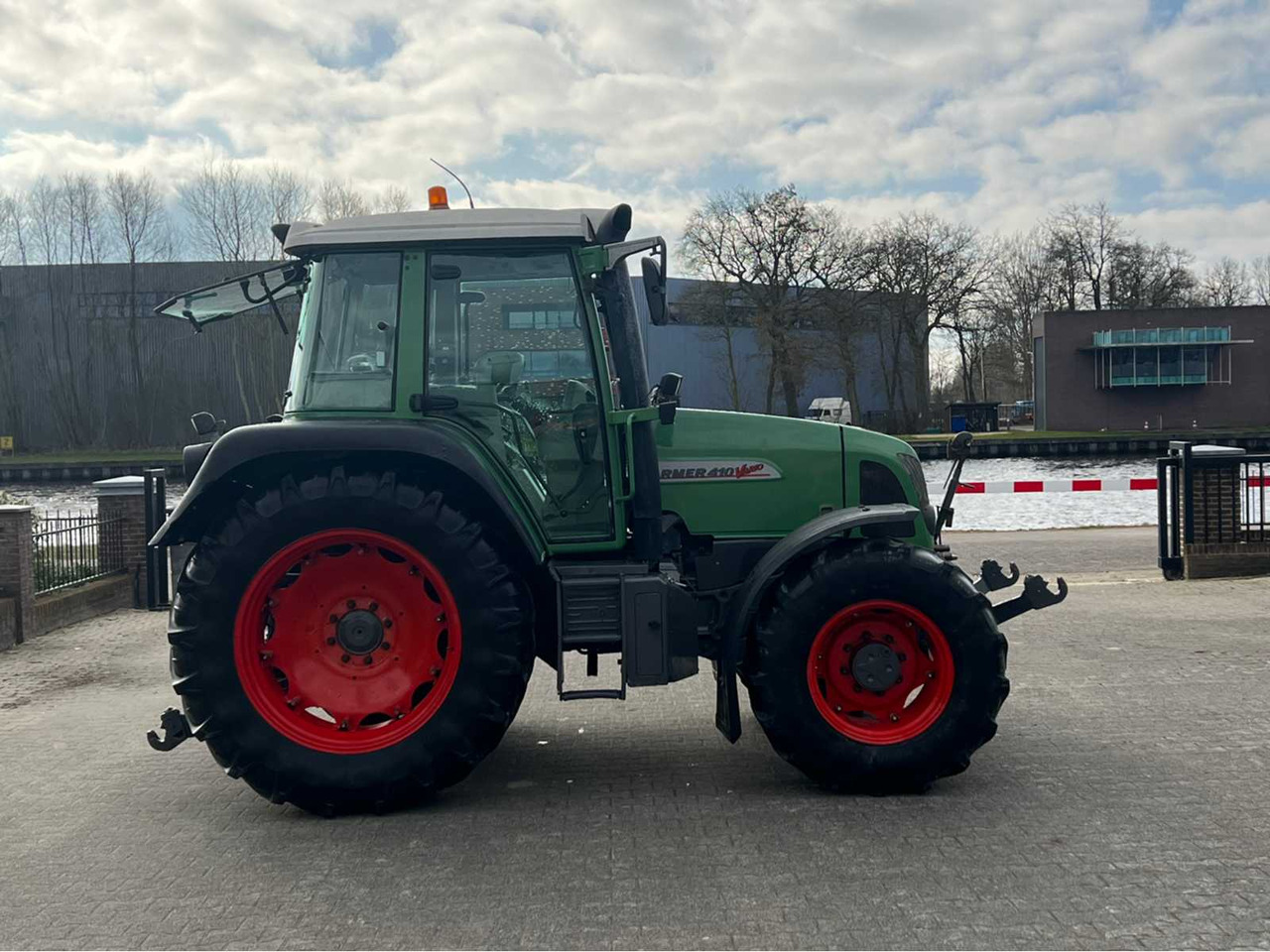 Fendt Vario 410 - טרקטור חקלאי: תמונה 4 Fendt Vario 410 - טרקטור חקלאי: תמונה 4