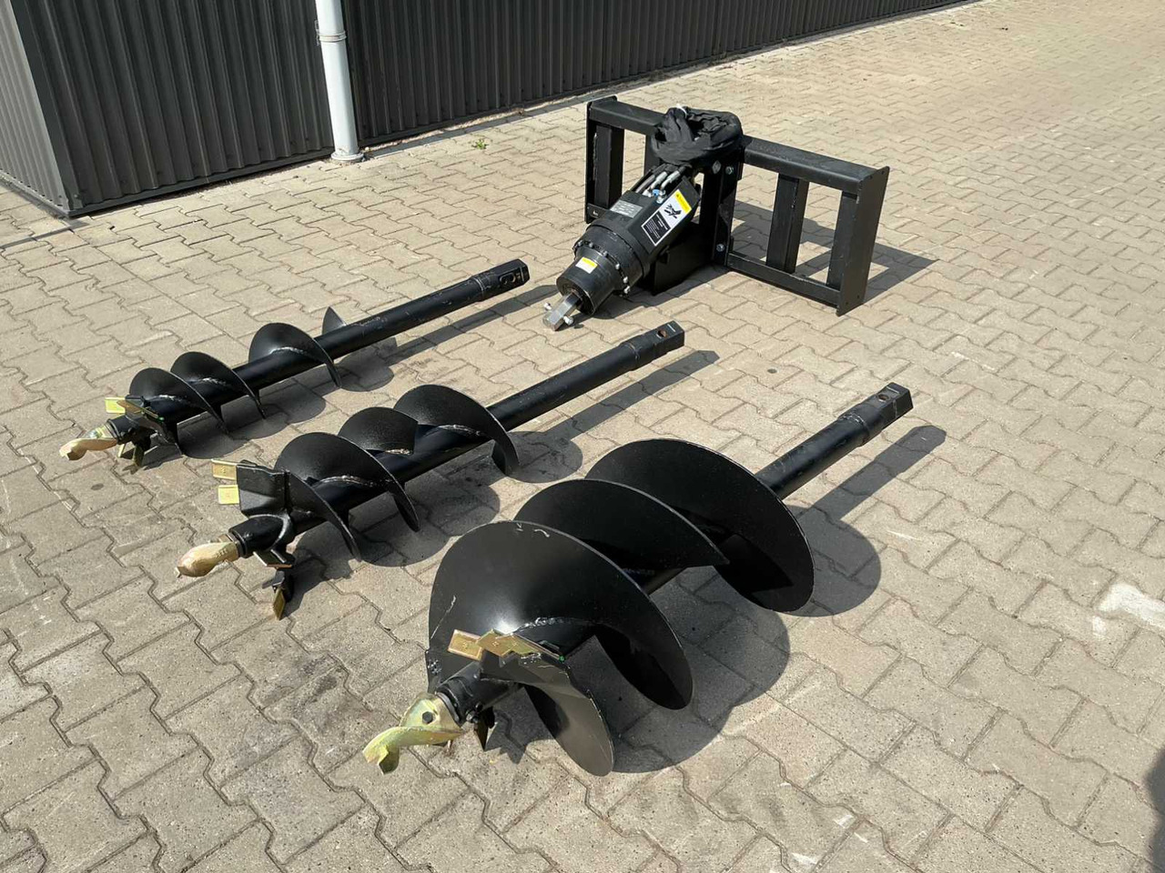 Field Industries Trencher - צרופה עבור מכונת בנייה: תמונה 1 Field Industries Trencher - צרופה עבור מכונת בנייה: תמונה 1
