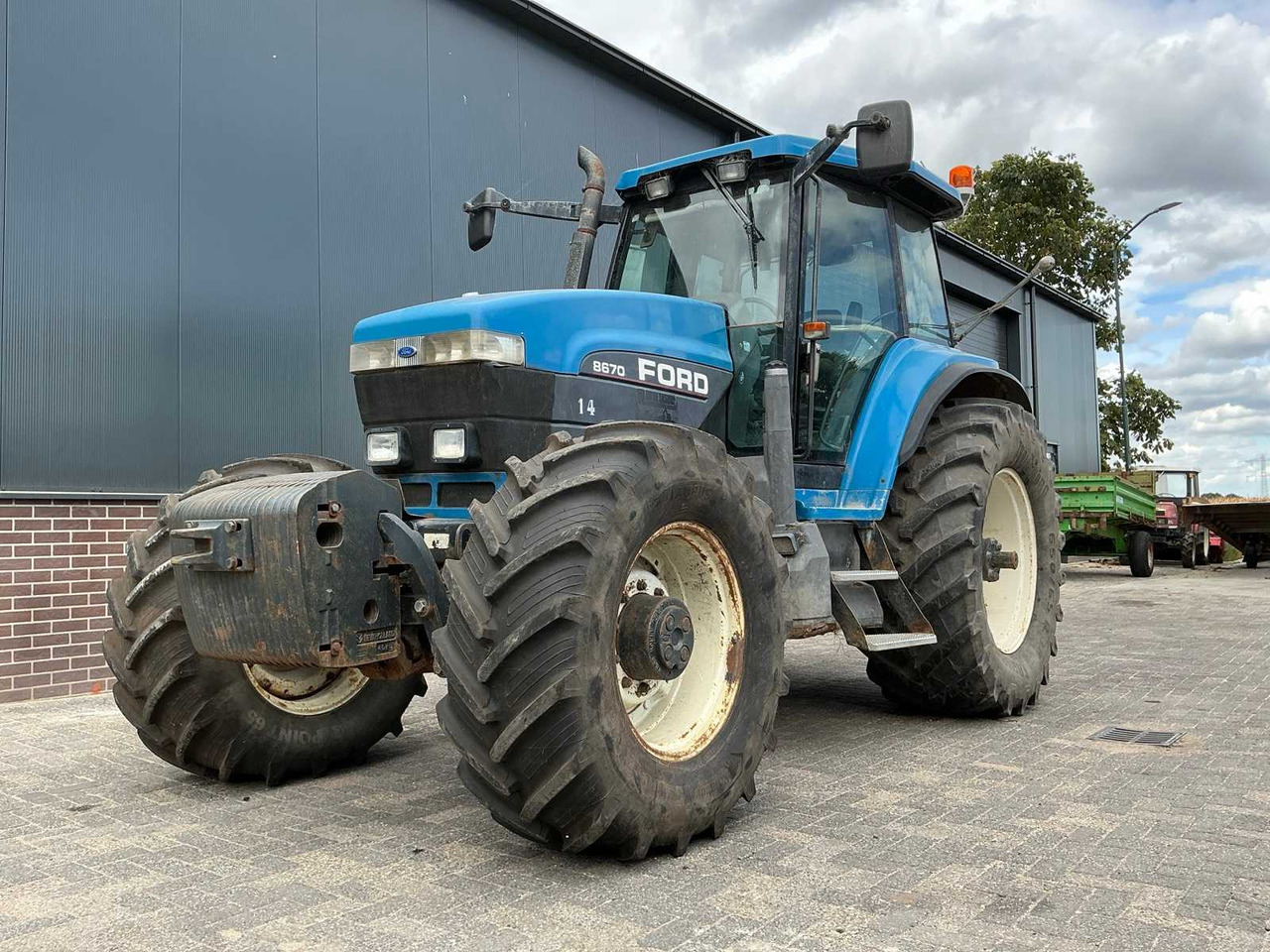 Ford 8670 - טרקטור חקלאי: תמונה 1 Ford 8670 - טרקטור חקלאי: תמונה 1