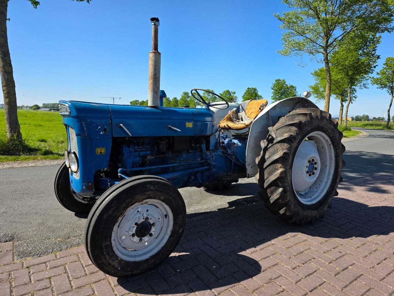Ford Super Dexta - טרקטור חקלאי: תמונה 1 Ford Super Dexta - טרקטור חקלאי: תמונה 1
