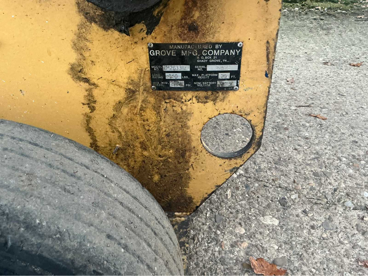 GROVE MFG SCISSOR LIFT SM2633BE AERIAL PLATFORM - פלטפורמה אווירית: תמונה 5 GROVE MFG SCISSOR LIFT SM2633BE AERIAL PLATFORM - פלטפורמה אווירית: תמונה 5