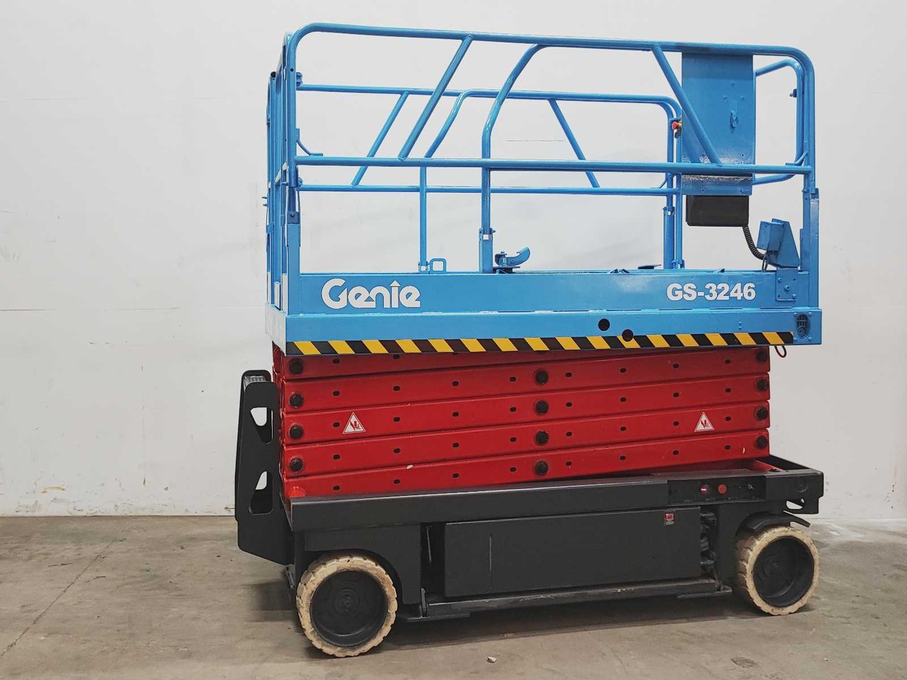 Genie GS-3246 - פלטפורמה אווירית: תמונה 3 Genie GS-3246 - פלטפורמה אווירית: תמונה 3