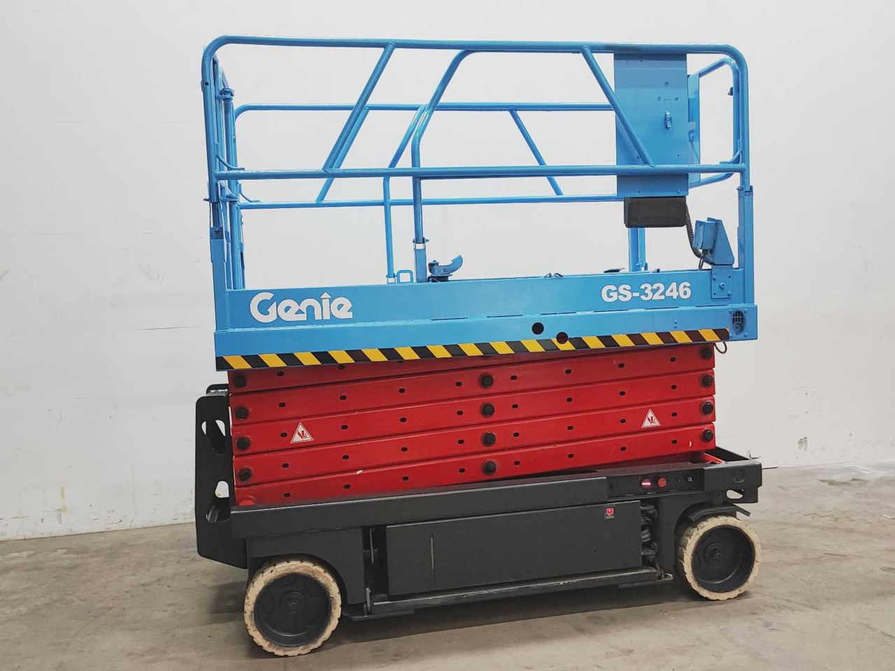 Genie GS-3246 - פלטפורמה אווירית: תמונה 2 Genie GS-3246 - פלטפורמה אווירית: תמונה 2