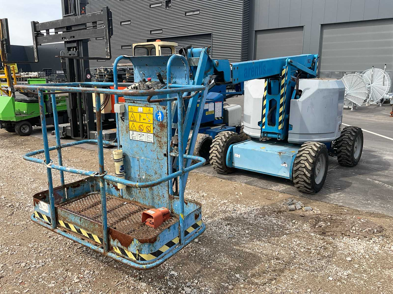 Genie Z-34/22 - פלטפורמה אווירית: תמונה 1 Genie Z-34/22 - פלטפורמה אווירית: תמונה 1