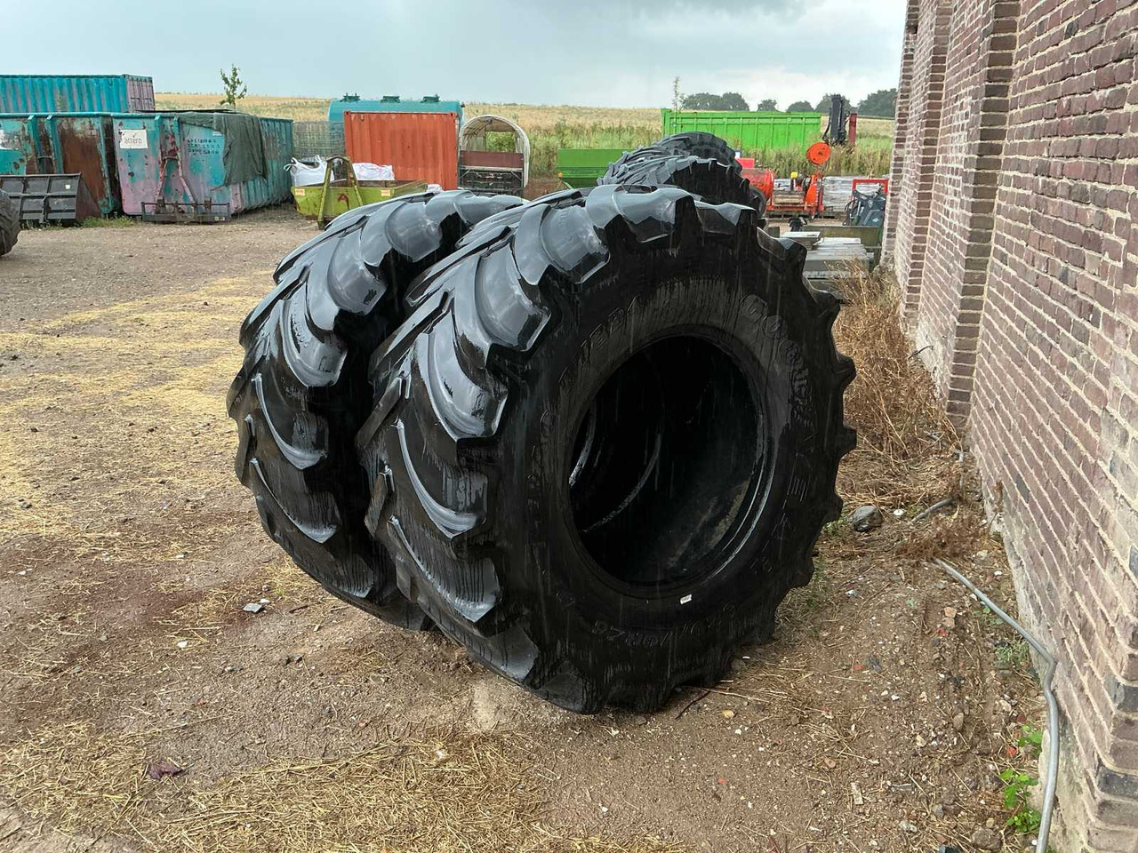 Goodyear Optitrac DT 824 - גלגלים וצמיגים עבור טרקטור חקלאי: תמונה 1 Goodyear Optitrac DT 824 - גלגלים וצמיגים עבור טרקטור חקלאי: תמונה 1