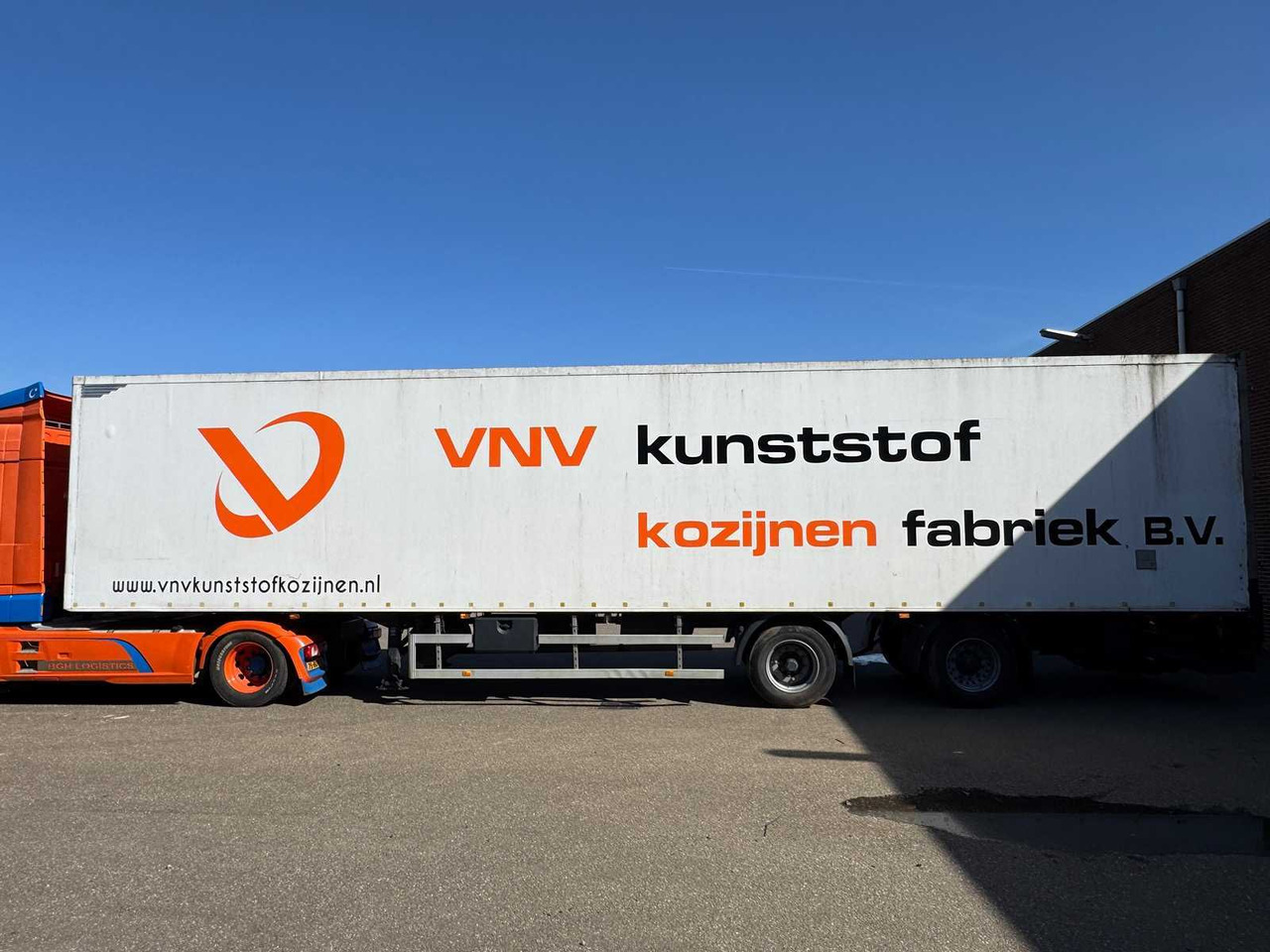 H.T.F. - 2001 - SEMI-TRAILER WITH CLOSED INSULATED BODY WITH STEERED REAR AXLE, AMA TAIL LIFT 14 METERS OG-12-ZV - סמיטריילר: תמונה 1 H.T.F. - 2001 - SEMI-TRAILER WITH CLOSED INSULATED BODY WITH STEERED REAR AXLE, AMA TAIL LIFT 14 METERS OG-12-ZV - סמיטריילר: תמונה 1