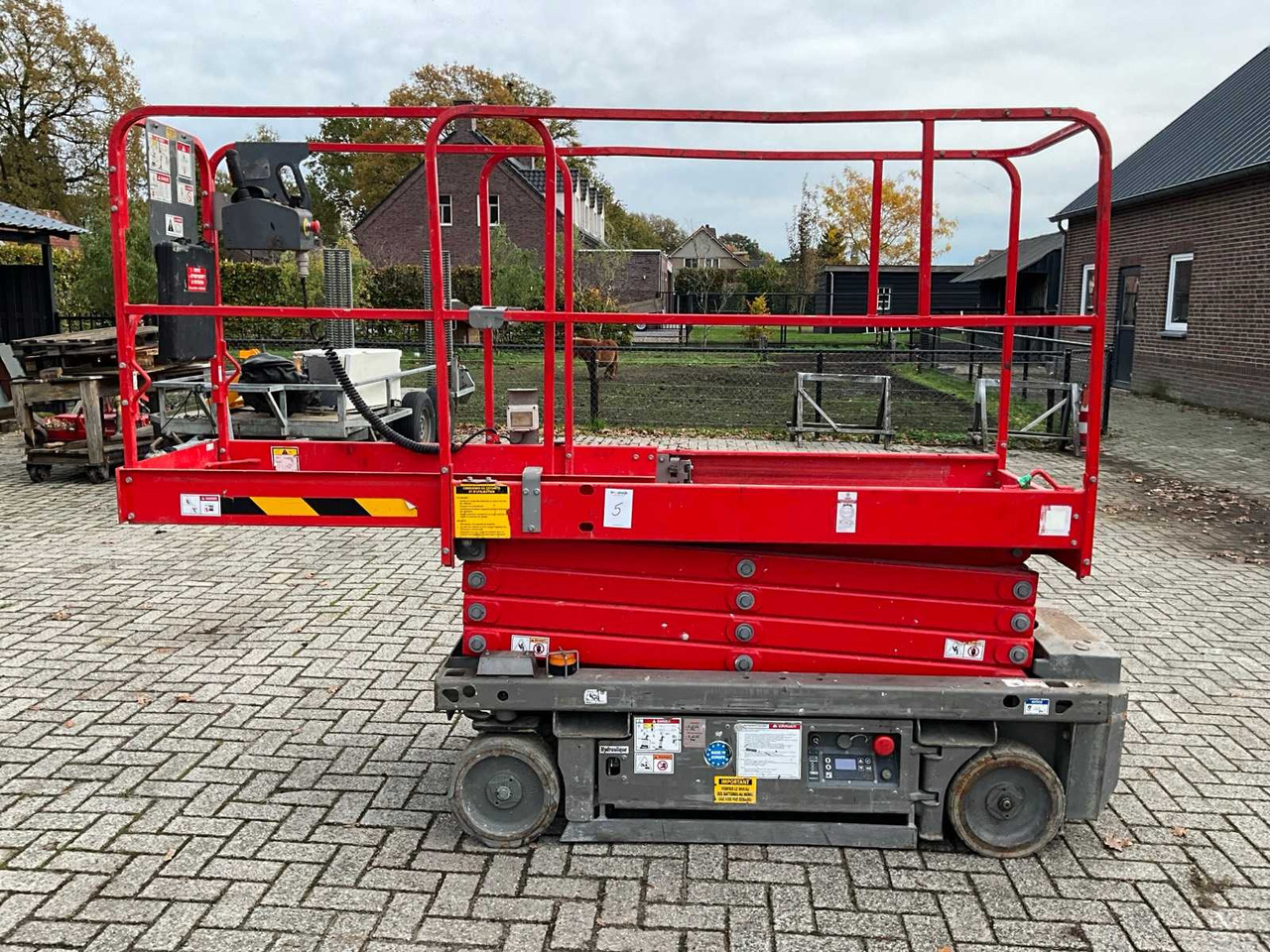 Haulotte 2017 HAULOTTE SCISSORS AERIAL PLATFORM - פלטפורמה אווירית: תמונה 2 Haulotte 2017 HAULOTTE SCISSORS AERIAL PLATFORM - פלטפורמה אווירית: תמונה 2