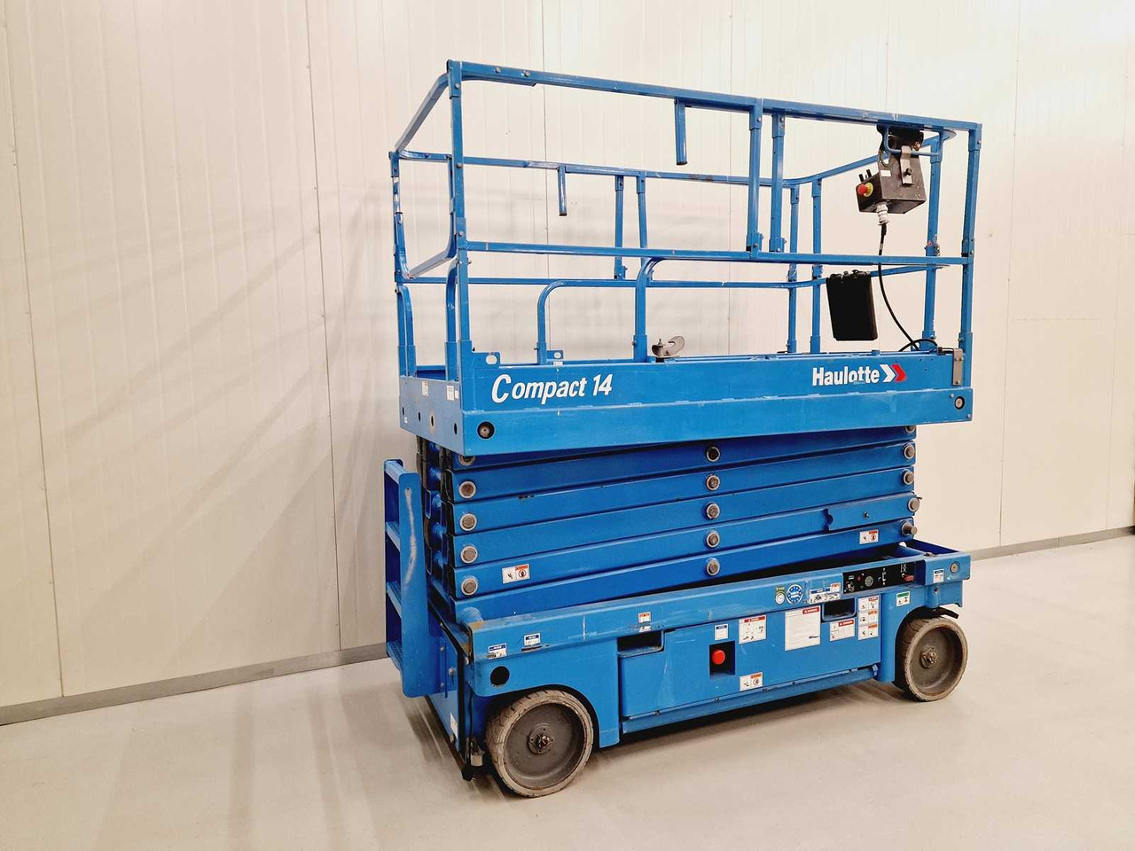 Haulotte Compact 14 - פלטפורמה אווירית: תמונה 1 Haulotte Compact 14 - פלטפורמה אווירית: תמונה 1
