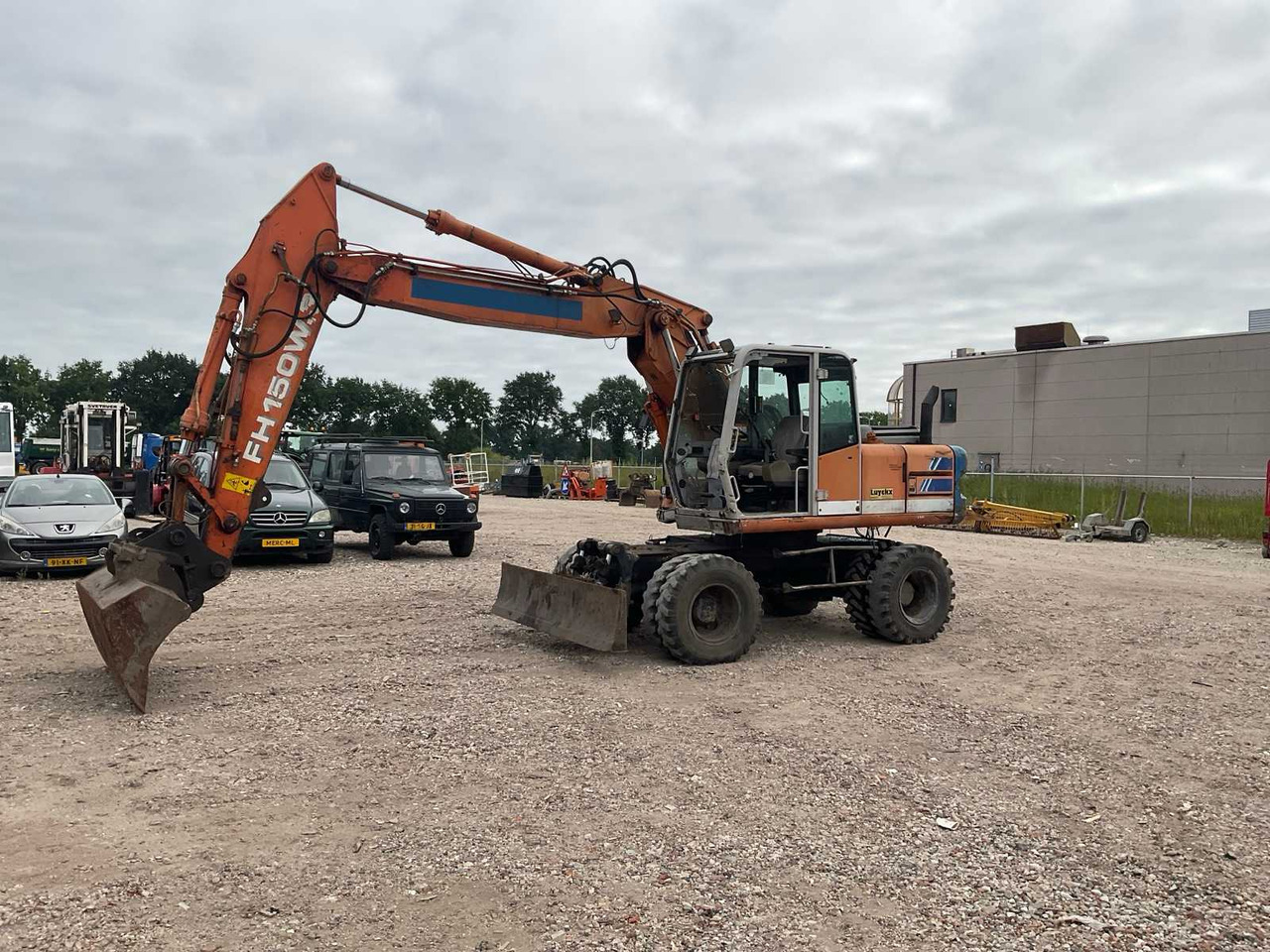 Hitachi FH 150W.3 - עגורן נייד: תמונה 2 Hitachi FH 150W.3 - עגורן נייד: תמונה 2