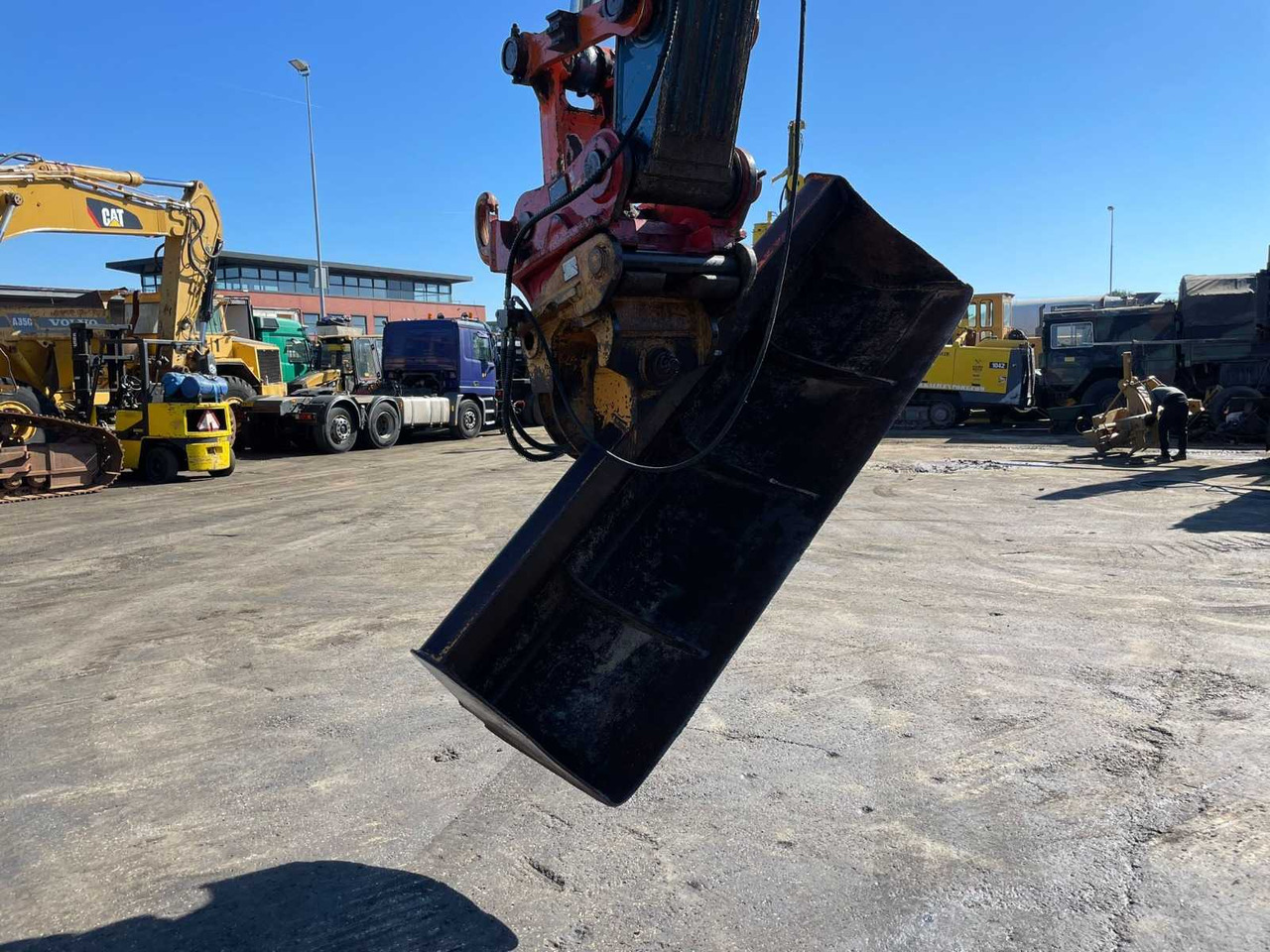 Hitachi ZX250LCN-3 - מחפר סורק: תמונה 2 Hitachi ZX250LCN-3 - מחפר סורק: תמונה 2