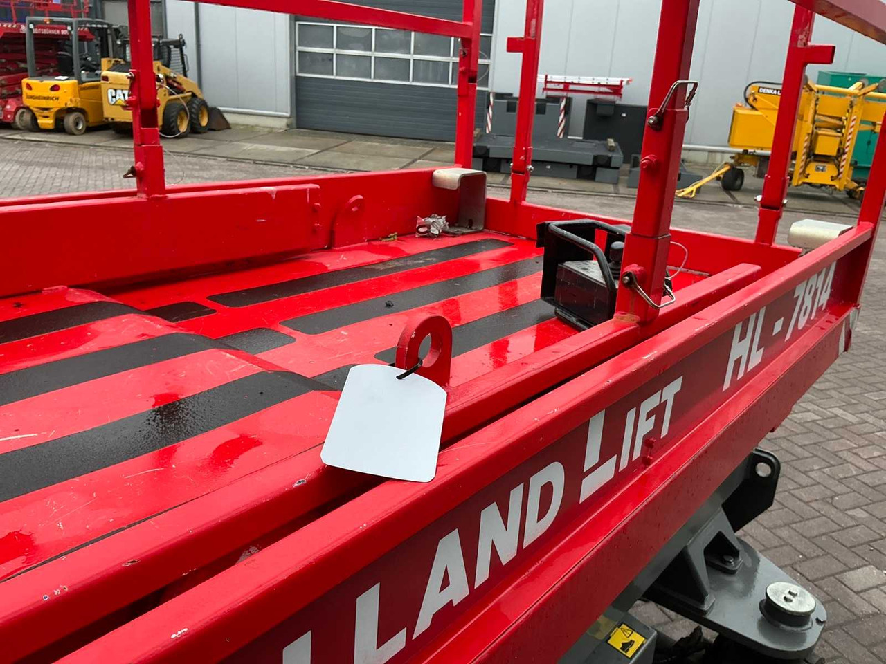 פלטפורמה אווירית Holland lift HL-7814: תמונה 17 פלטפורמה אווירית Holland lift HL-7814: תמונה 17